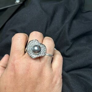 Beautiful ring! Size nine.